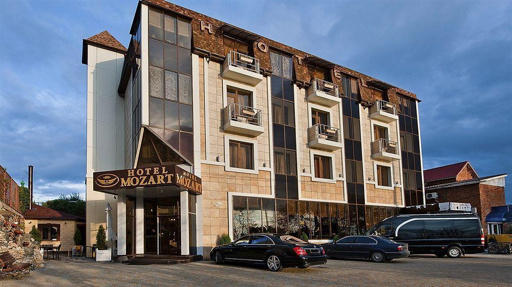 Mozart Hotel คราสโนดาร์ ภายนอก รูปภาพ