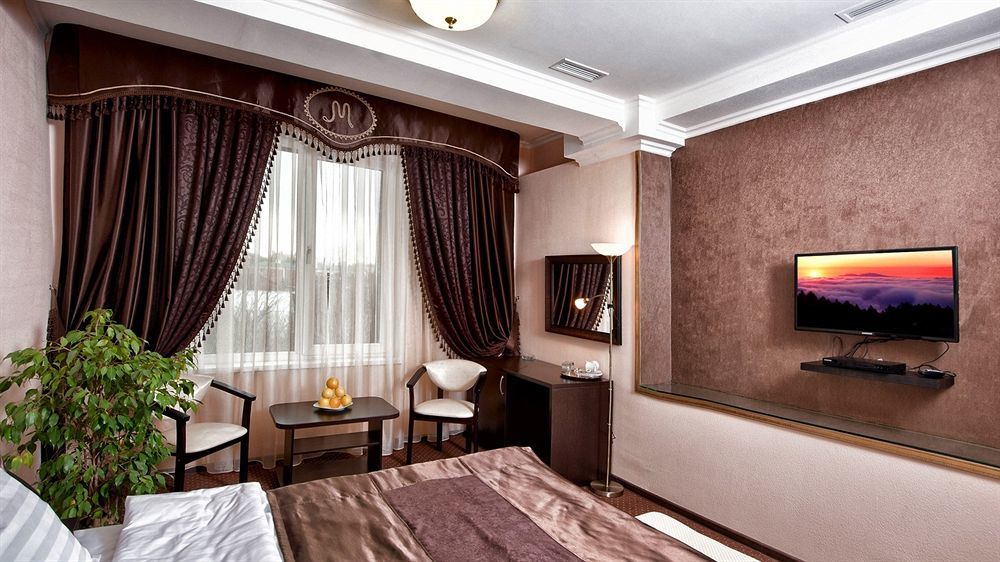 Mozart Hotel คราสโนดาร์ ภายนอก รูปภาพ